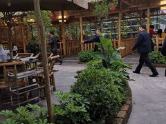 -茅草房·河畔园林火锅
