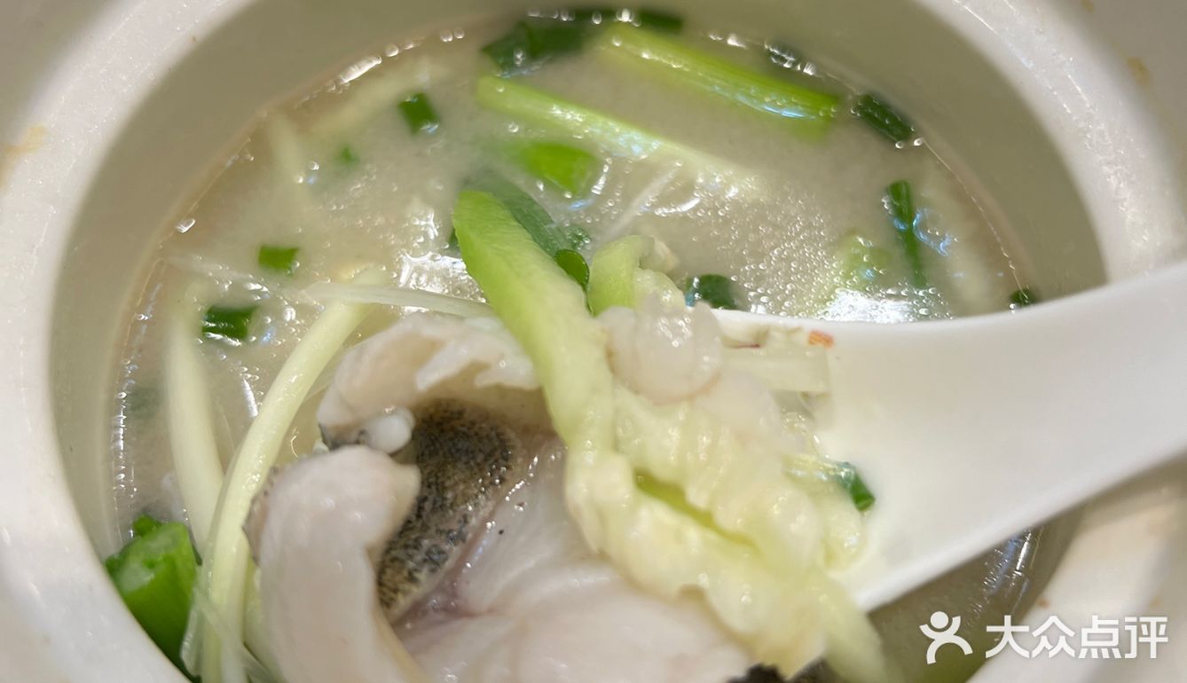 私人订制饭堂，又可以唱k，很正的一个聚餐地方