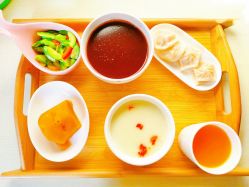 -卓玥国际月子会所(罗山路店)