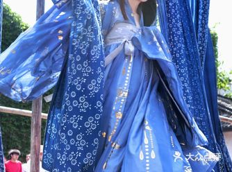 订好了去乌镇，没有计划穿汉服，只是走的当刚好瞧见了这
