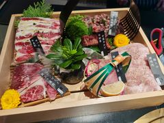 -山川小町·极番烧肉(新地假日广场店)