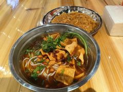 -柳州肥姨妈大骨螺蛳粉(曹路店)