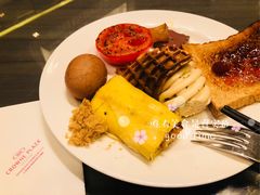 -上海滴水湖皇冠假日酒店