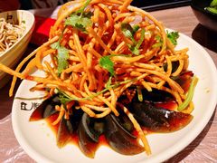 馓子拌皮蛋-巴厘龙虾·榜首油焖大虾(音乐学院·沿江酒馆店)