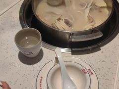 -三人行骨头王火锅(长寿店)