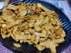干炒牛河-潮十三潮汕砂锅粥(高新四路大都荟店)