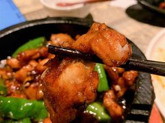 石锅杭椒牛蛙-桂满陇天书(南京德基旗舰店)