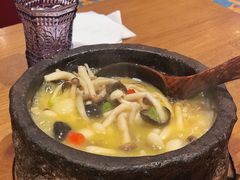 石锅小煮鲜杂菌-敏珠拉姆藏餐·南京厨房(富春江东街店)