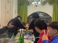 -红河谷晴天别墅轰趴馆