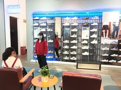 -阿迪达斯(武林银泰三叶草店)