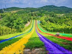 -雪山彩虹谷景区