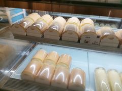 -顶东面包花园·生日蛋糕(世博店)