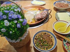 -洱火云南酸菜牛肉火锅(石景山当代商城店)