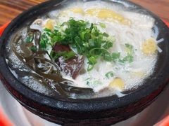 -刚砂锅鸡丝米线