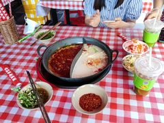 -赵美丽·重庆社区火锅·直营店(火车东站·中豪国际店)