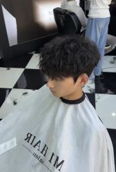 -藤野造型专业烫染接发