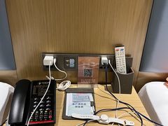 -南宁世纪君悦大酒店(青秀万达滨湖路地铁站店)