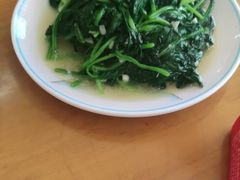 -鹤乡东北菜(崮山路店)