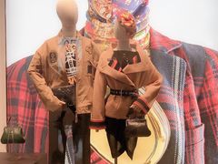 -Vivienne Westwood(上海来福士广场店)