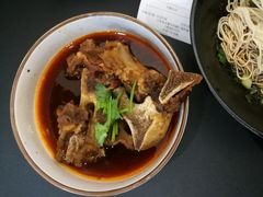 香辣牛骨-贡梅老面馆·蟹粉面·无锡特色小吃(南长街主推店)