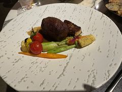澳洲安格斯嫩牛柳和香煎鹅肝配蔬-at cafe 意大利餐厅(集美店)