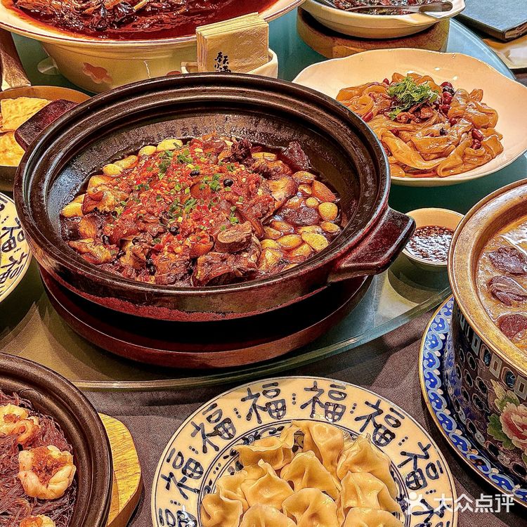 沈阳｜本地人带路才能找到的东北菜馆[得意]
