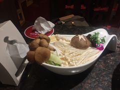 -小天鹅火锅·一线江景洪鼎旗舰店(洪崖洞店)
