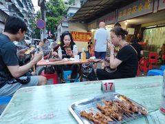 -酒宝荡烧烤(长航局江大路住宅小区店)