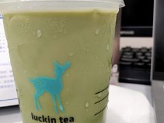 抹茶拿铁-瑞幸咖啡(三里屯SOHO-6号楼店)