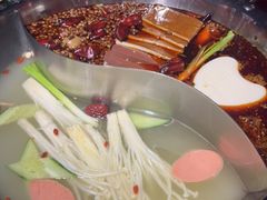 -谭鸭血老火锅(远大购物广场店)