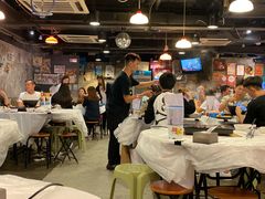 大堂-鲜入围煮花胶鸡海鲜火锅