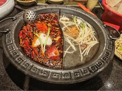 -宽板凳老灶火锅(台湾街店)