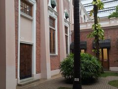 -香港大学