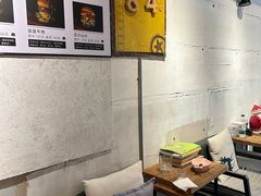 -84那年咖啡馆(李沧万达店)