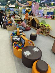 -莫莉幻想儿童乐园(三河燕郊永旺店)