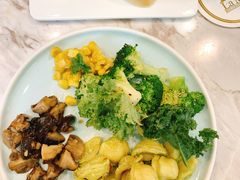 -La Mer Restaurant & Lounge