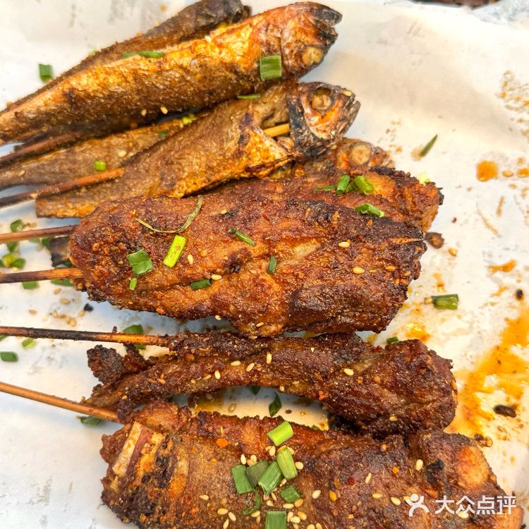 成都烧烤。。。夜市小摊确实很🐮！味道👍🏻