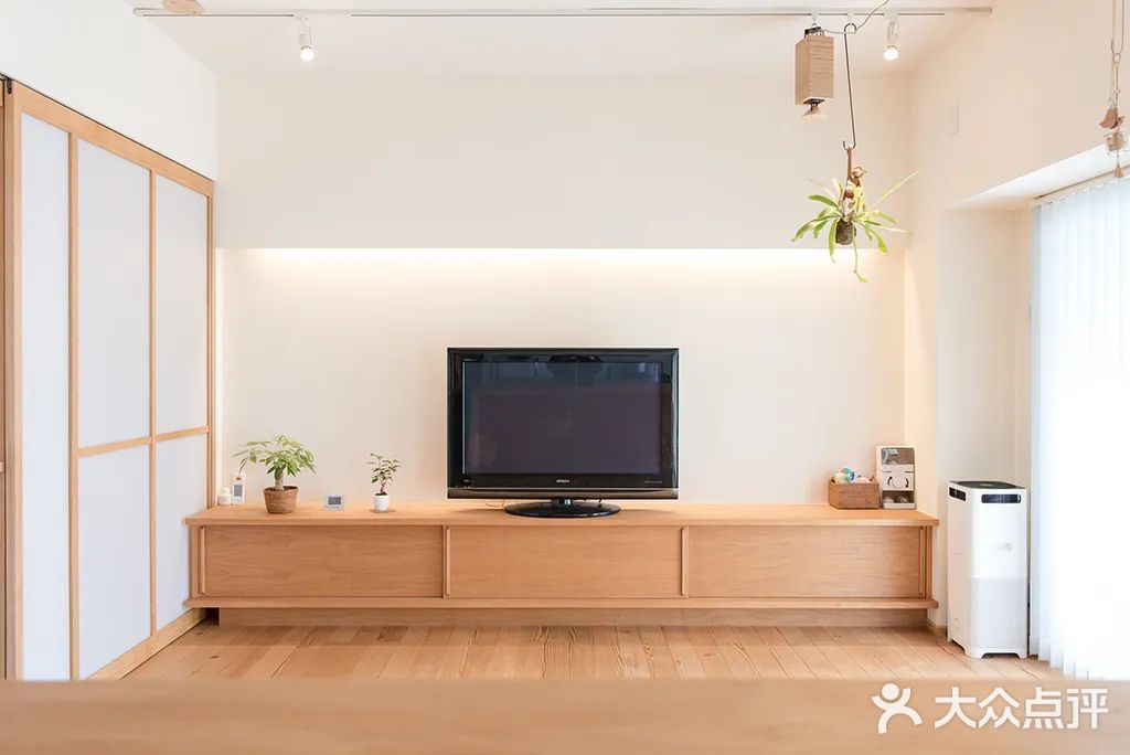 今日分享使空间连续，使其成为一个开放而悠闲的家