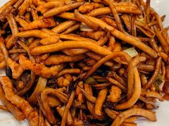 鲜茶树菇炒肉丝-马凯餐厅(地安门店)