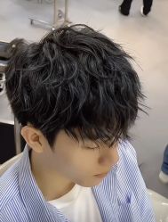 -IU潮牌·SALON