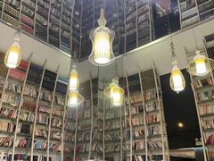 -钟书阁(松江泰晤士小镇店)