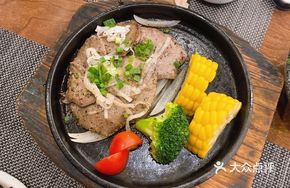 Sizzling Scallion Beef Tongue