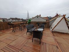 -小草屋轰趴馆别墅派对新场团建家庭聚会