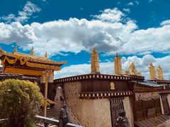 -噶丹松赞林寺