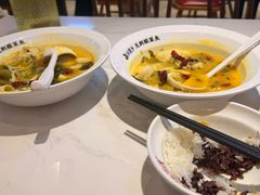 -渝是乎酸菜鱼·川渝小炒(新世界百货望京店)