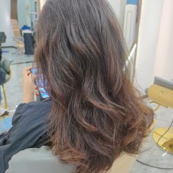 点击看大图 -V8潮牌·接发烫染连锁