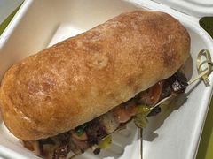 大块烟熏牛胸肉香菇三明治-PAOPAO Bakery&Café(港汇店)