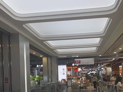 -王府井百货熙地港店