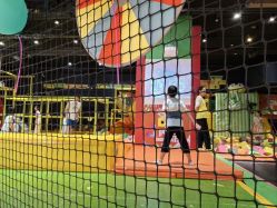 -蹦蹦跳跳(新奥购物中心店)