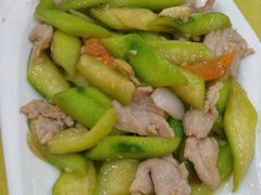 炒过火的丝瓜肉片-台山美食一绝阿四台山黄鳝饭(阿四创作店)